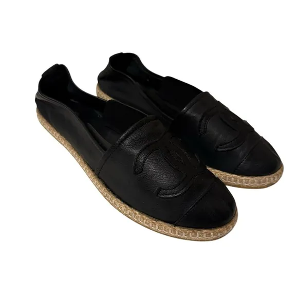 A beautiful, soft leather, flat shoes, and a great condition