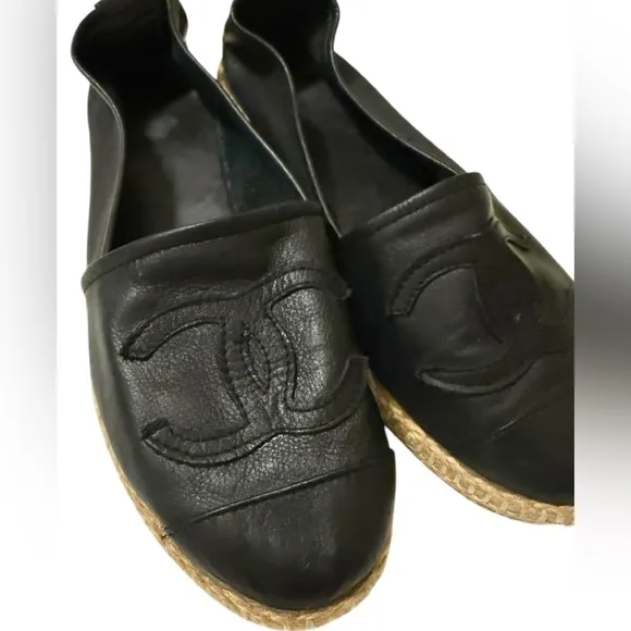 A beautiful, soft leather, flat shoes, and a great condition