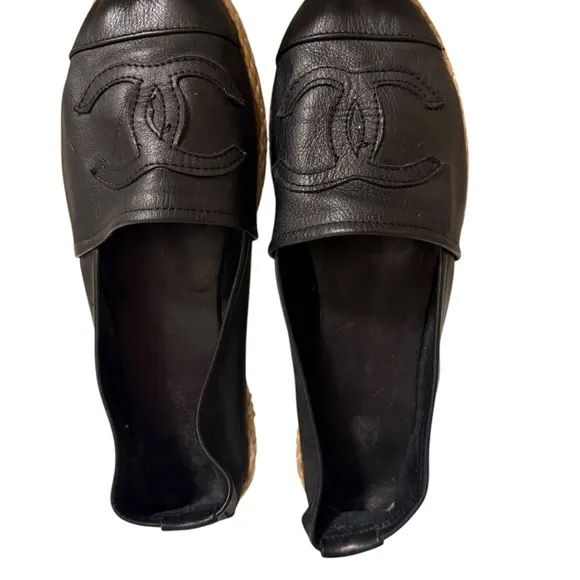 A beautiful, soft leather, flat shoes, and a great condition