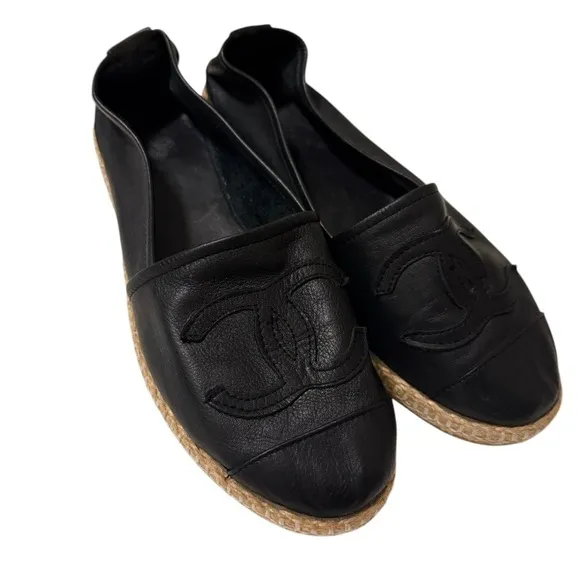 A beautiful, soft leather, flat shoes, and a great condition