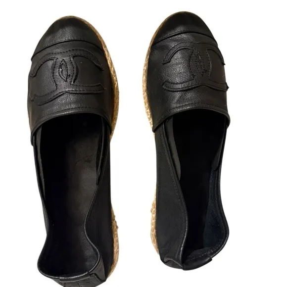 A beautiful, soft leather, flat shoes, and a great condition