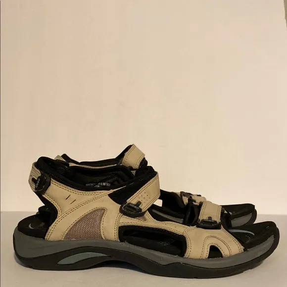 Abeo Women’s Huntington Tan and Black Leather Sandals