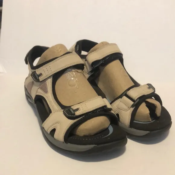 Abeo Women’s Huntington Tan and Black Leather Sandals
