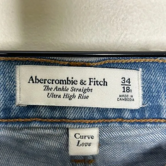 ABERCROMBIE &amp; FITCH Curve Love Ultra High Rise Ankle Straight Jean Chewed Hem B3