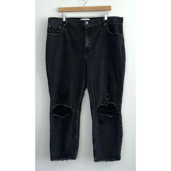 Abercrombie &amp; Fitch Ultra High Rise Ankle Straight Jean in Black Destroy