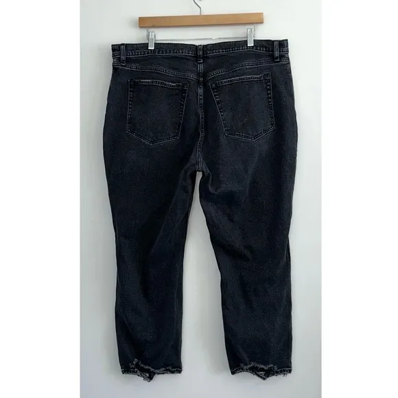 Abercrombie &amp; Fitch Ultra High Rise Ankle Straight Jean in Black Destroy