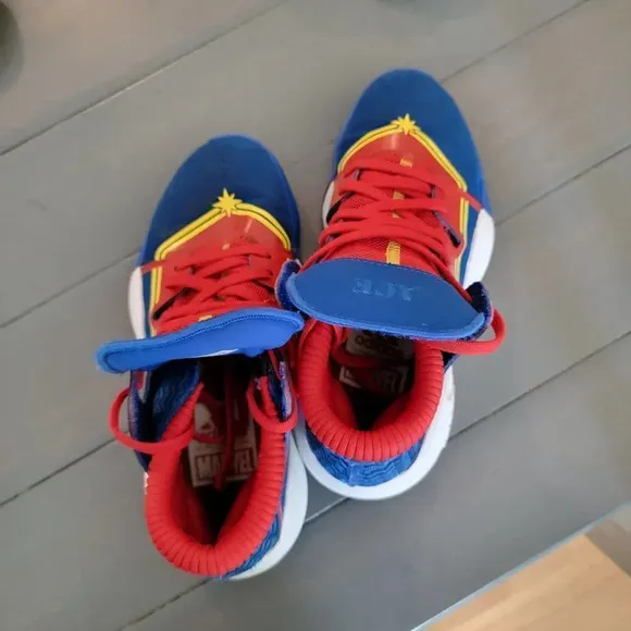 Adidas Blue &amp; Red Youth Boys Pro Vision Captain Marvel Comfort Shoes Siz…