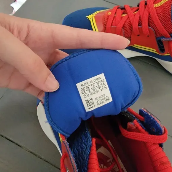 Adidas Blue &amp; Red Youth Boys Pro Vision Captain Marvel Comfort Shoes Siz…