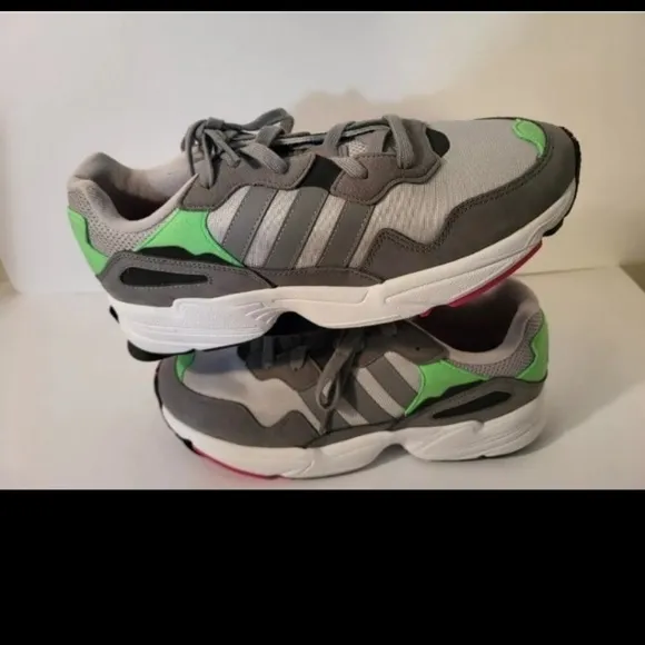 Adidas Original Yung-96 Men's Sneakers Size 9.5 M- F35020 Nwt Gray Pink
