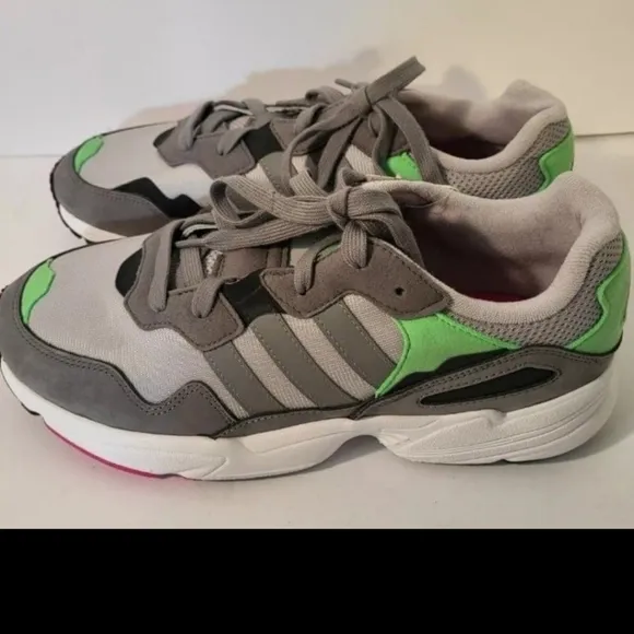 Adidas Original Yung-96 Men's Sneakers Size 9.5 M- F35020 Nwt Gray Pink