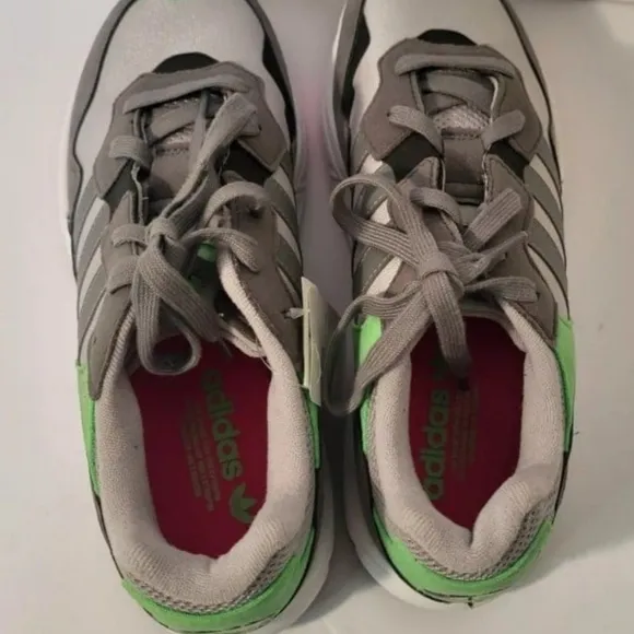 Adidas Original Yung-96 Men's Sneakers Size 9.5 M- F35020 Nwt Gray Pink