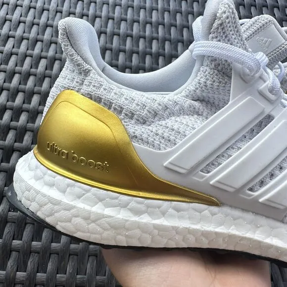 Adidas UltraBoost 4.0 DNA White Gold Women's Athletic Shoes FZ4009 Size 5.5