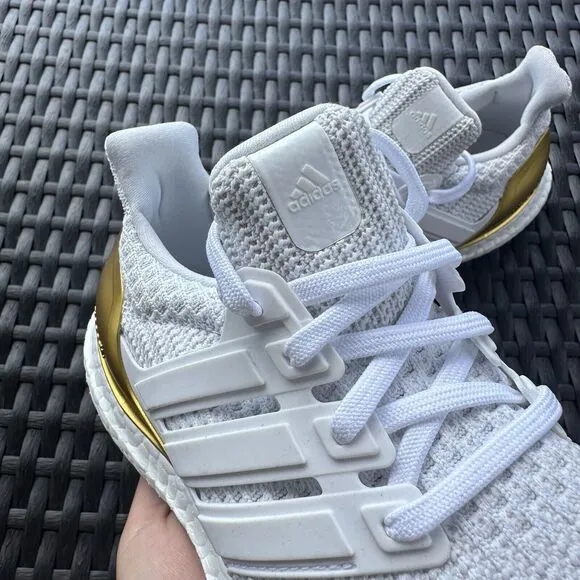 Adidas UltraBoost 4.0 DNA White Gold Women's Athletic Shoes FZ4009 Size 5.5