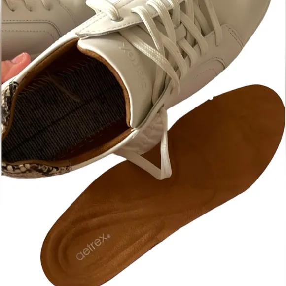 AETREK Blake sneakers leather with snake skin accent size 9.5US / EU 40