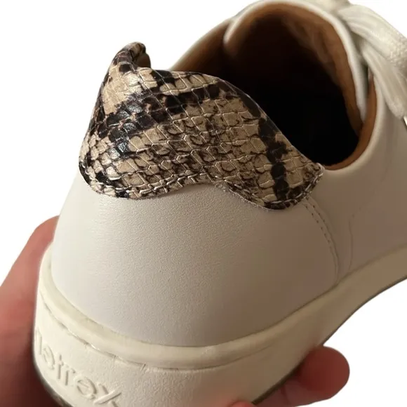AETREK Blake sneakers leather with snake skin accent size 9.5US / EU 40