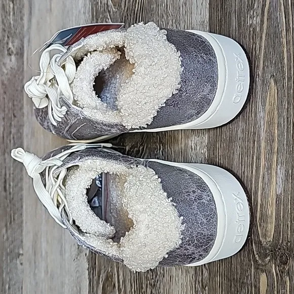 aetrex Blake‎ Comfort Sneakers Size 9/9.5 Cozy Silver