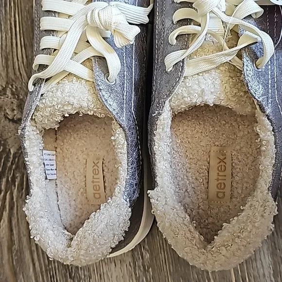 aetrex Blake‎ Comfort Sneakers Size 9/9.5 Cozy Silver