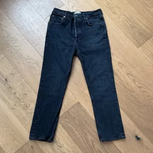 AGOLDE Riley Crop Jeans High Rise Straight Leg Black Wash Denim - Size 29 - EUC