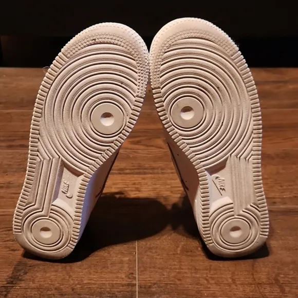 Air Force 1  Sz 6.5 Woman's 8