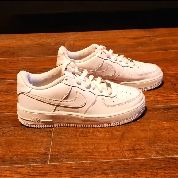 Air Force 1  Sz 6.5 Woman's 8