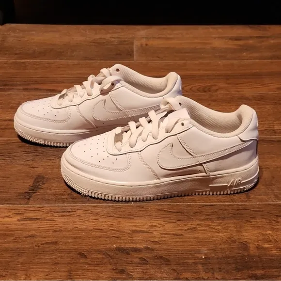 Air Force 1  Sz 6.5 Woman's 8