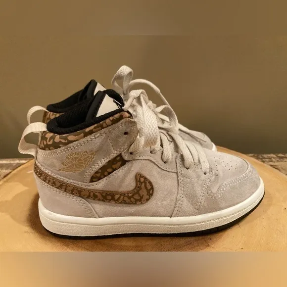 Air Jordan RETRO 1 MID SE BROWN ELEPHANT (PS) DZ5370-102 Preschool Size 12C
