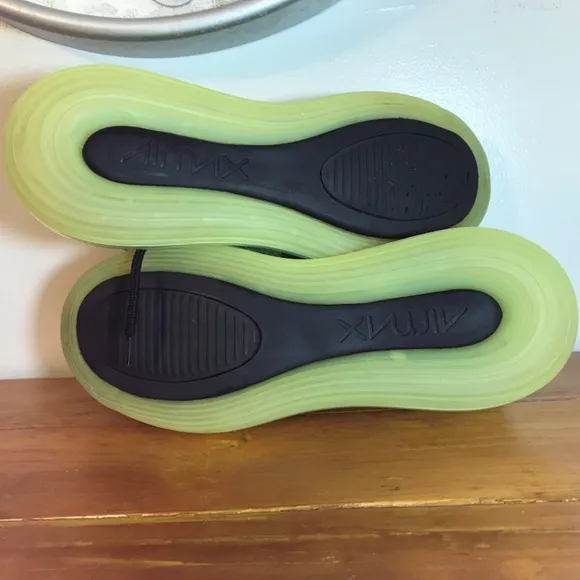 Air max 720 retro future  sneakers/shoes