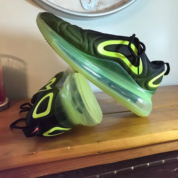 Air max 720 retro future  sneakers/shoes