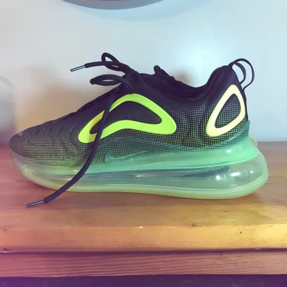 Air max 720 retro future  sneakers/shoes