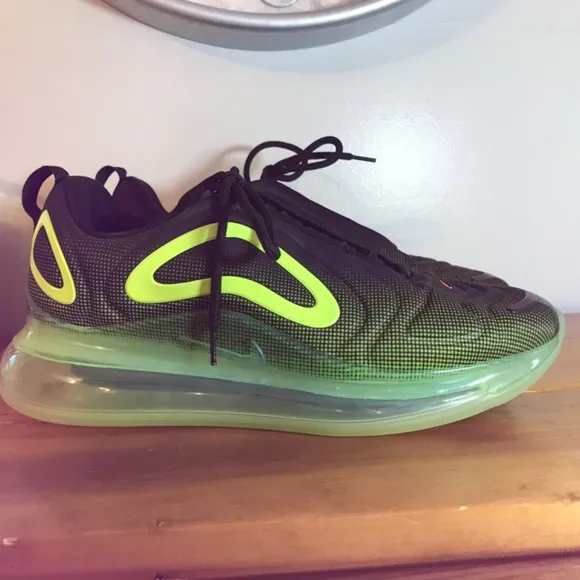 Air max 720 retro future  sneakers/shoes