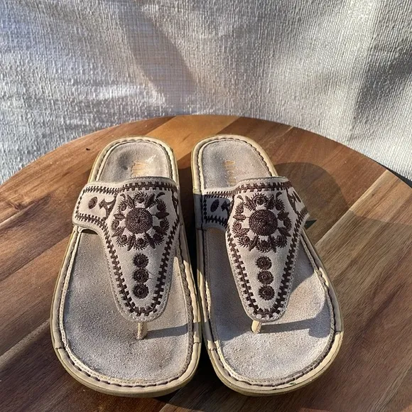 Alegria Vanessa Mandala Natural Embroidered Sandals, Size EU 39 VAN – 178