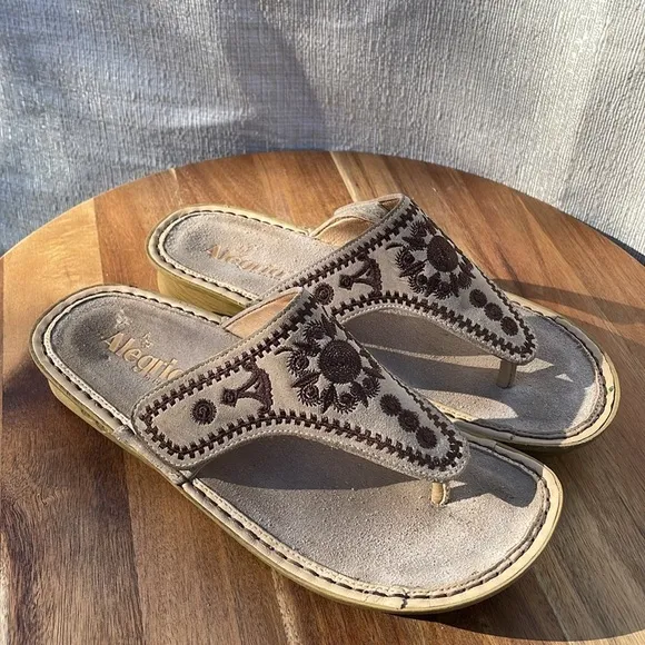 Alegria Vanessa Mandala Natural Embroidered Sandals, Size EU 39 VAN – 178