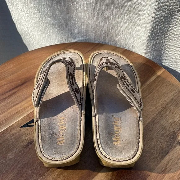 Alegria Vanessa Mandala Natural Embroidered Sandals, Size EU 39 VAN – 178