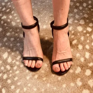 Alexander Wang minimalist high heel black sandal with ankle strap sz 40.5