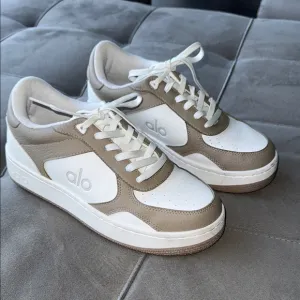Alo Yoga Alo Recovery Mode Sneaker