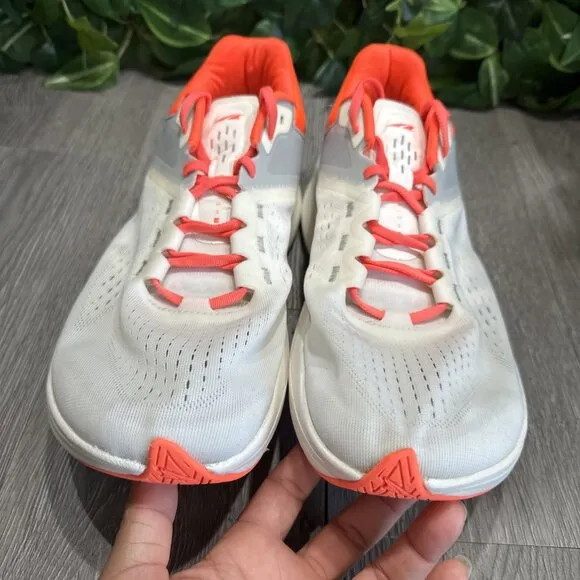 Altra Vanish Tempo Women's Size 12 /Men 10.5 Running Shoes White Gray Foot Shape