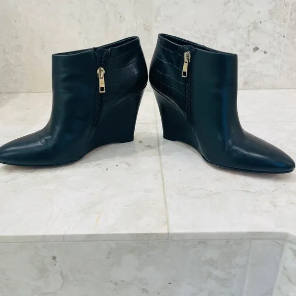 ANN TAYLOR {7.5} Black Leather Wedge Bootie Shoes Embossed &quot;Lottie&quot;