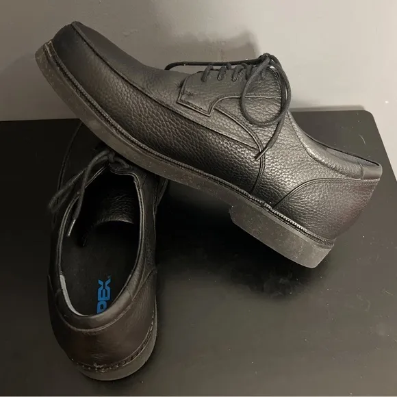 Apex Lexington Men’s sz 11 wide oxford dress shoes