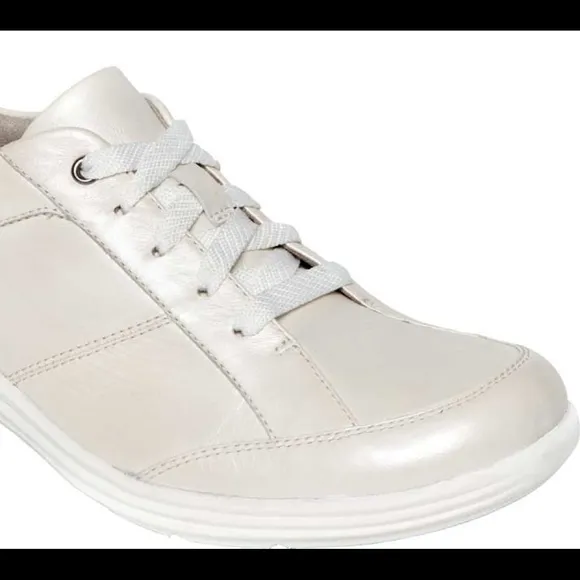 ARAVON BEAUMONT LEATHER WALKING SNEAKERS OFF WHITE NEW SZ 7.5