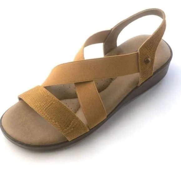 ARCOPEDICO Women’s Montery B76 Sandals in the Size 39/8-8.5 US in Snk Biscuit