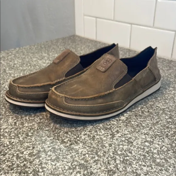 Ariat Men's Brown Leather Cruiser Slip-On Shoes size 9.5 like new