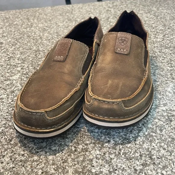 Ariat Men's Brown Leather Cruiser Slip-On Shoes size 9.5 like new