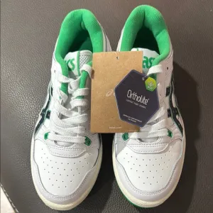 ASICS Kids' White and Green Sneakers NWT
