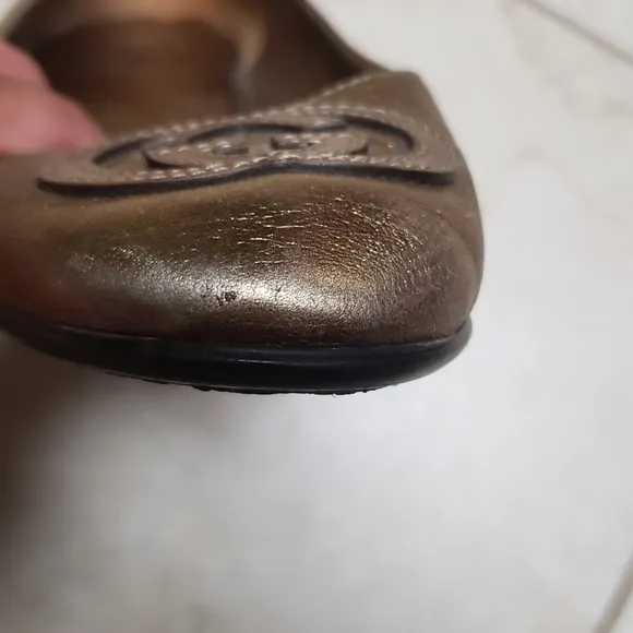 Authentic gold Gucci ballet flats with COA