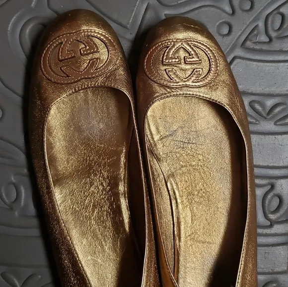 Authentic gold Gucci ballet flats with COA
