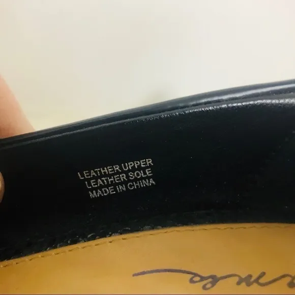 Badgley Mischka Black Close toe wedge shoe Size 8