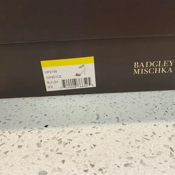 Badgley Mischka peep toe