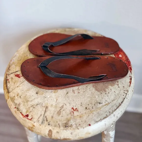 Beek Seabird Leather Thong Sandal