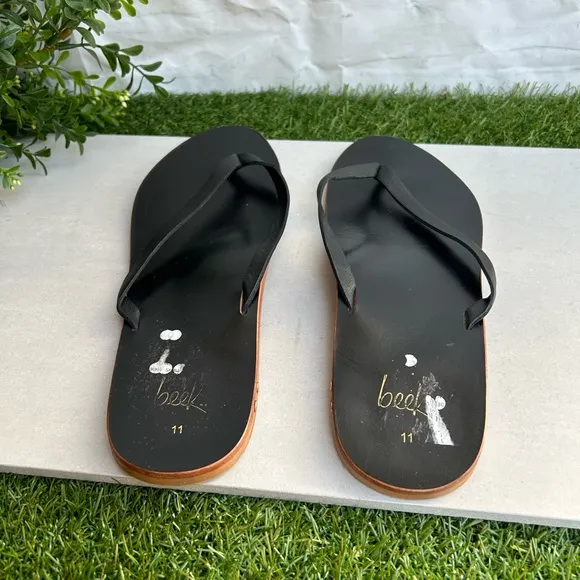 Beek Seabird thong black Leather slide sandals size 11 gently used