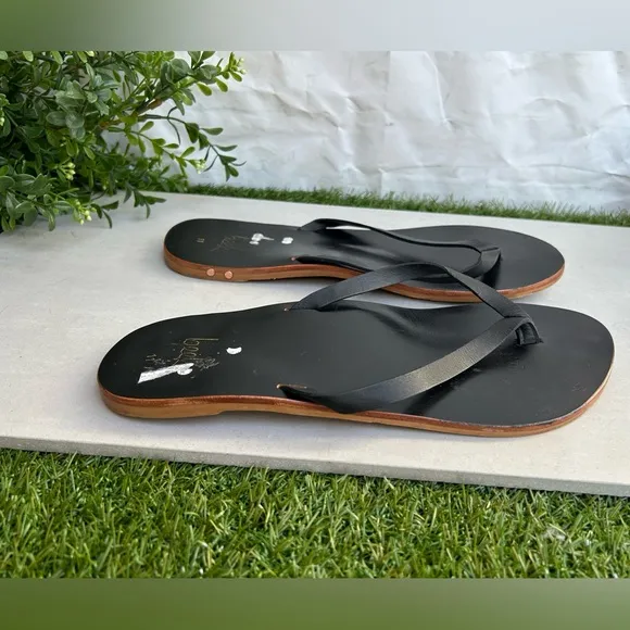 Beek Seabird thong black Leather slide sandals size 11 gently used